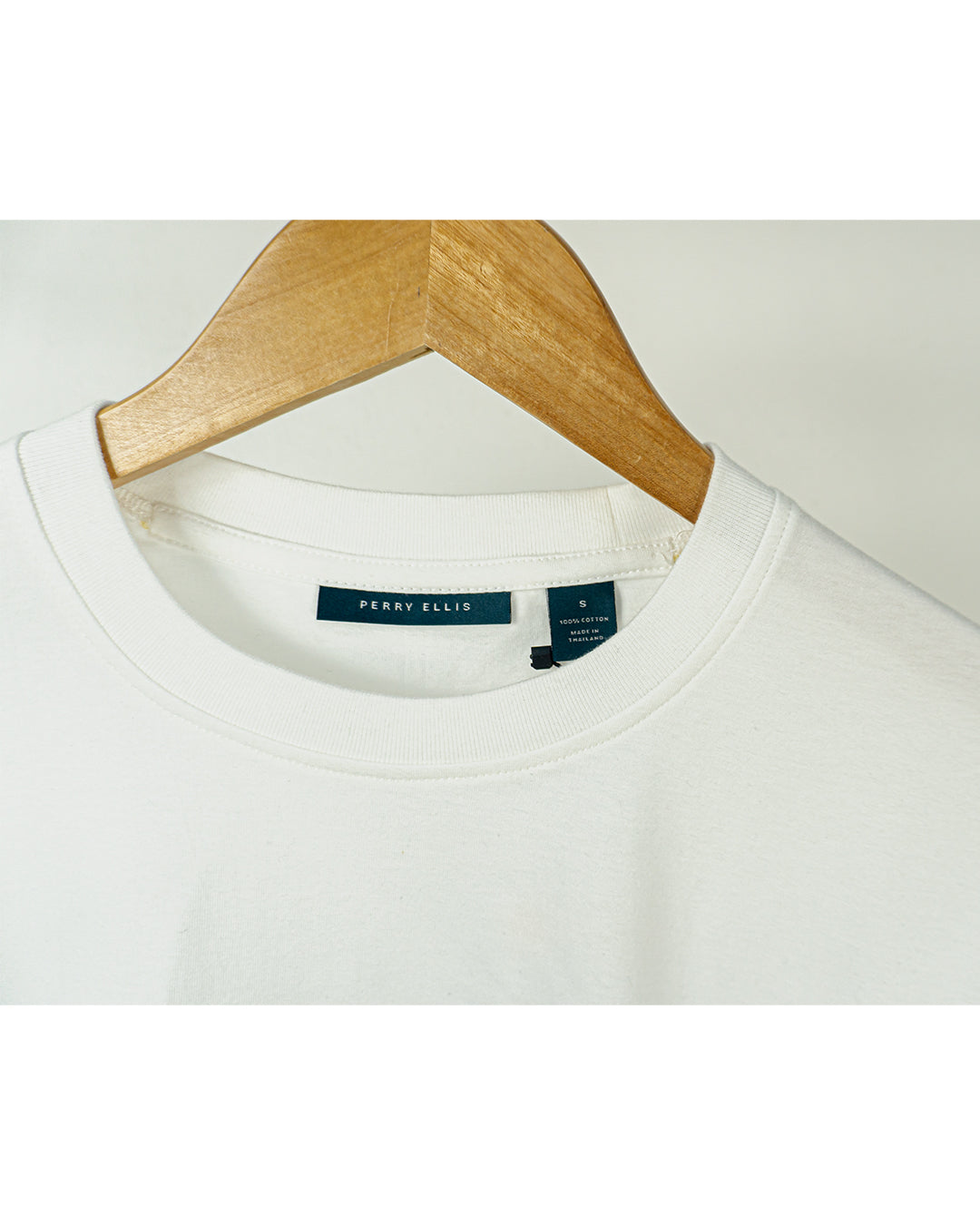 Playera Perry Ellis, Blanca con estampado.