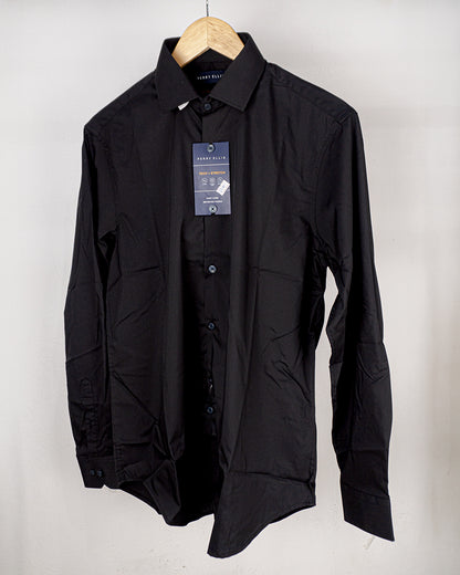 Camisa Perry Ellis, Negra manga larga.